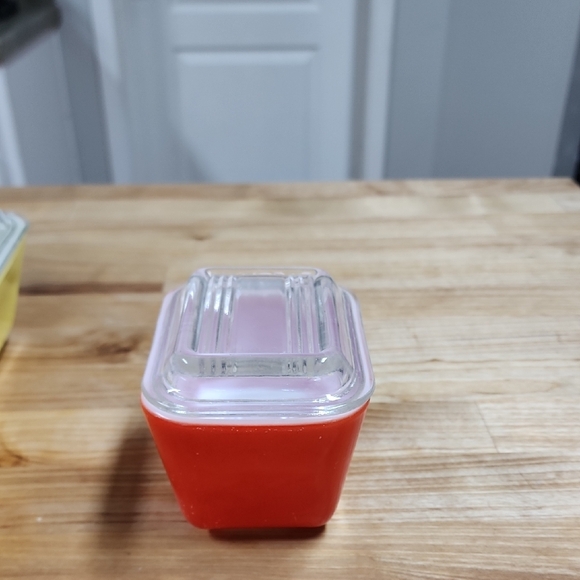 Vintage Pyrex Primary Kitchen  Glass Storage Container Set - Picture 10 of 16